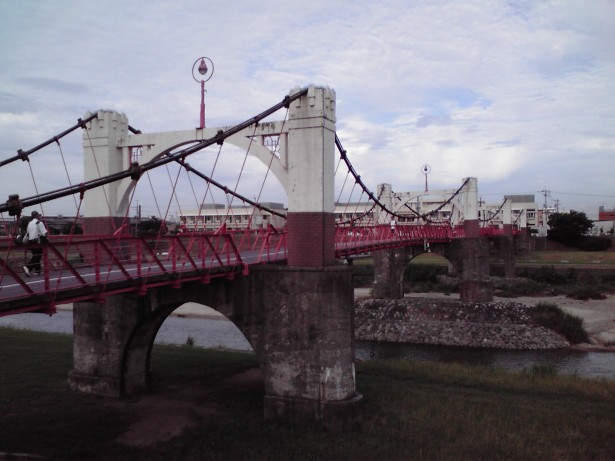 2001年（平成13年）吊り橋としては日本全国で初の国の登録有形文化財となった。